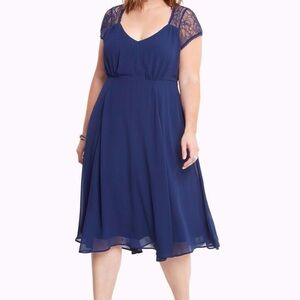 Torrid blue lace inset chiffon midi dress. Size 22. Side zipper